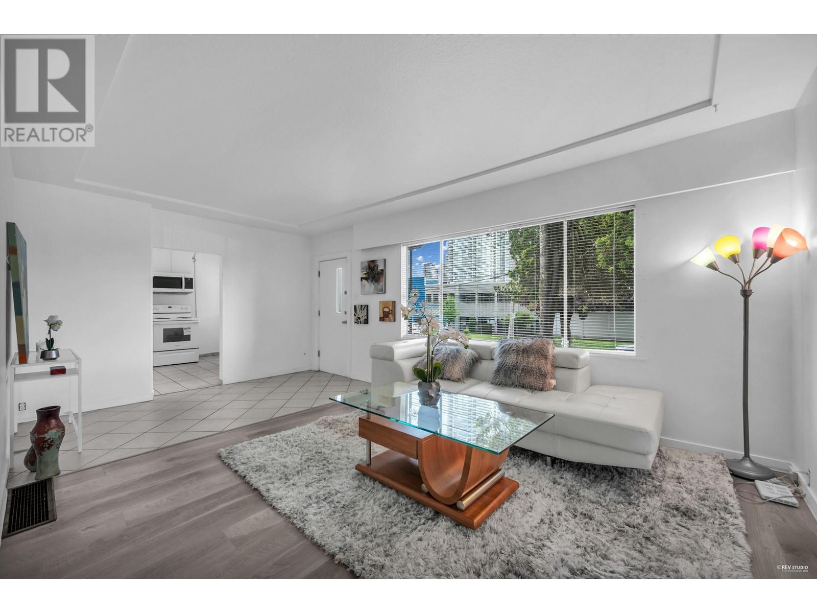 Property at 4021 GRAVELEY STREET image 5