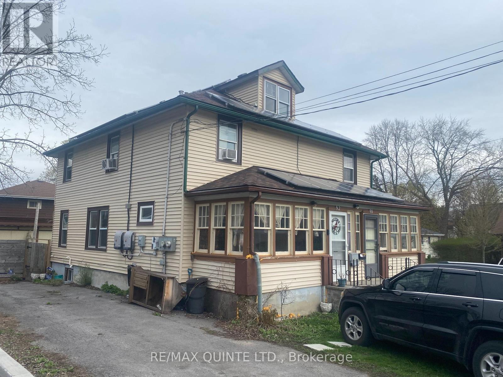 92 Shuter Street, Quinte West, Ontario  K8V 3L4 - Photo 2 - X12127344