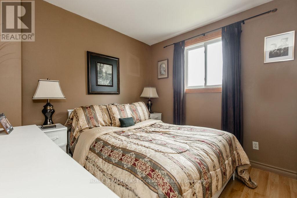 689 Mountview Place, Newmarket, Ontario  L3Y 3P8 - Photo 14 - N12152097