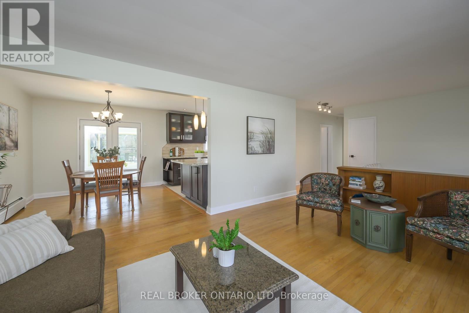 61 Mcleod Crescent, London North (North H), Ontario  N5X 1S7 - Photo 8 - X12152200
