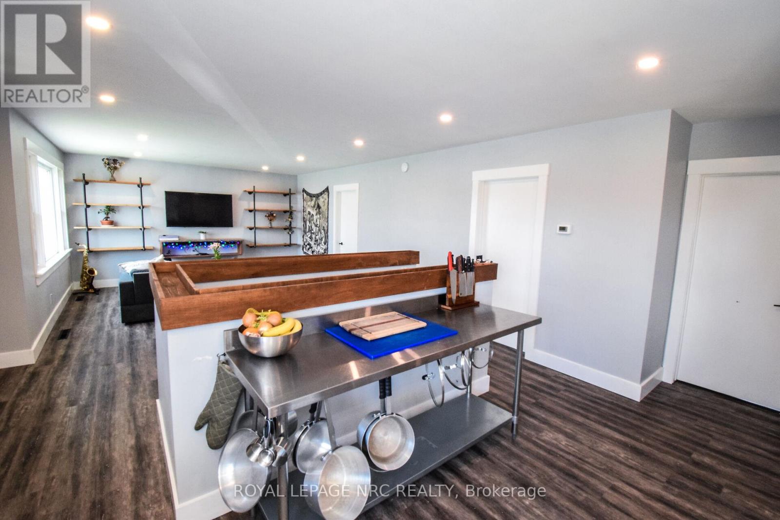 462 Quaker Road, Welland, Ontario  L3C 3G8 - Photo 8 - X12106079