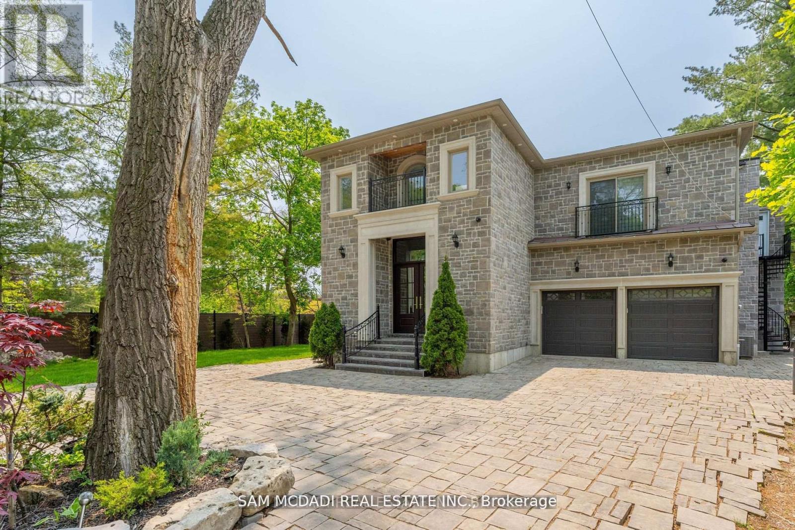 1138 Garden Road, Mississauga, Ontario  L5H 3J6 - Photo 2 - W12152053