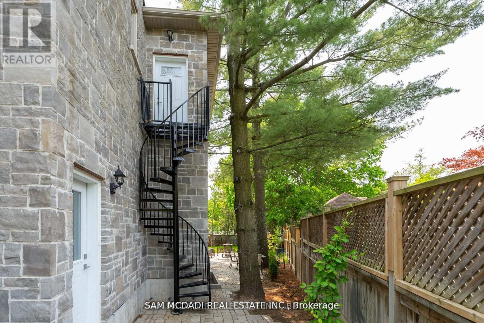 1138 Garden Road, Mississauga, Ontario  L5H 3J6 - Photo 38 - W12152053