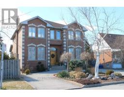 10 BENALTO ROAD, Toronto, Ontario