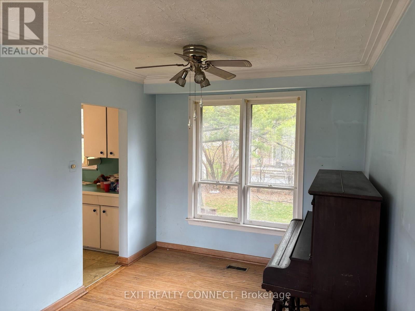 448 Third Line, Oakville, Ontario  L6L 4A5 - Photo 6 - W12112572