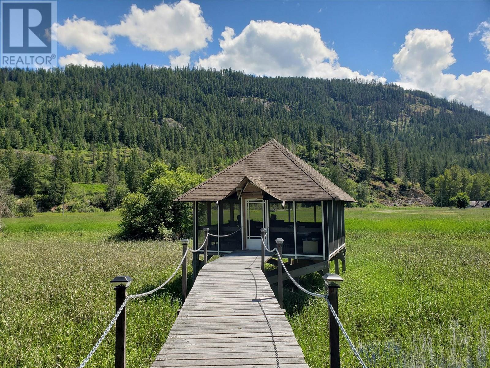 3022 Mabel Lake Road, Lumby, British Columbia  V0E 2G6 - Photo 3 - 10348152