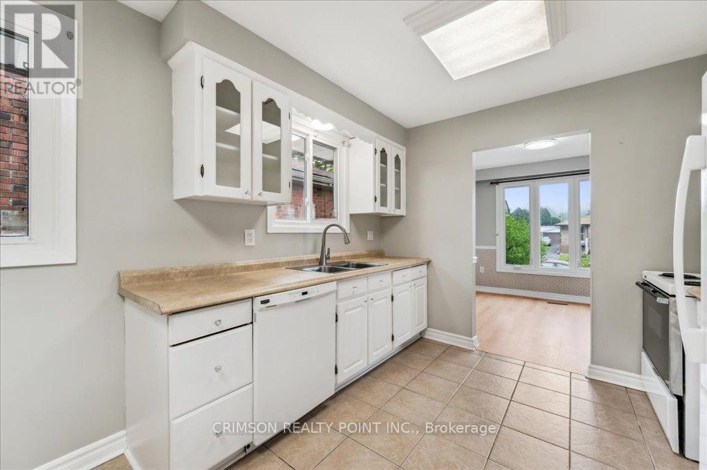 361 Caledon Avenue, Hamilton, Ontario  L9C 3E1 - Photo 11 - X12152079