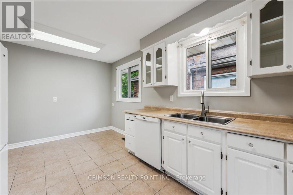 361 Caledon Avenue, Hamilton, Ontario  L9C 3E1 - Photo 13 - X12152079