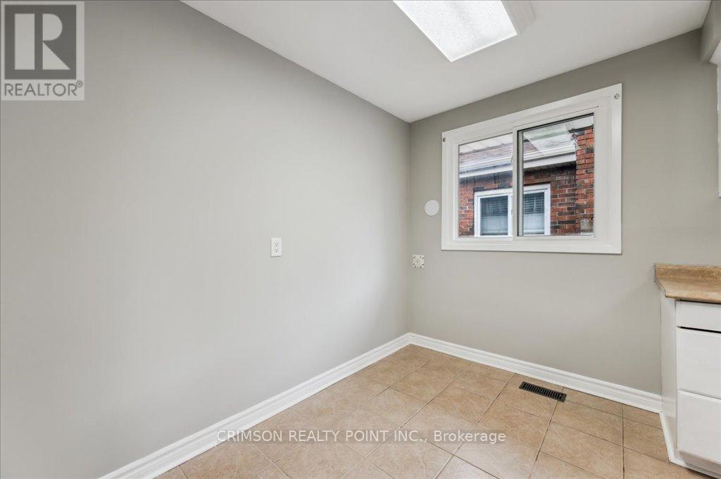 361 Caledon Avenue, Hamilton, Ontario  L9C 3E1 - Photo 14 - X12152079
