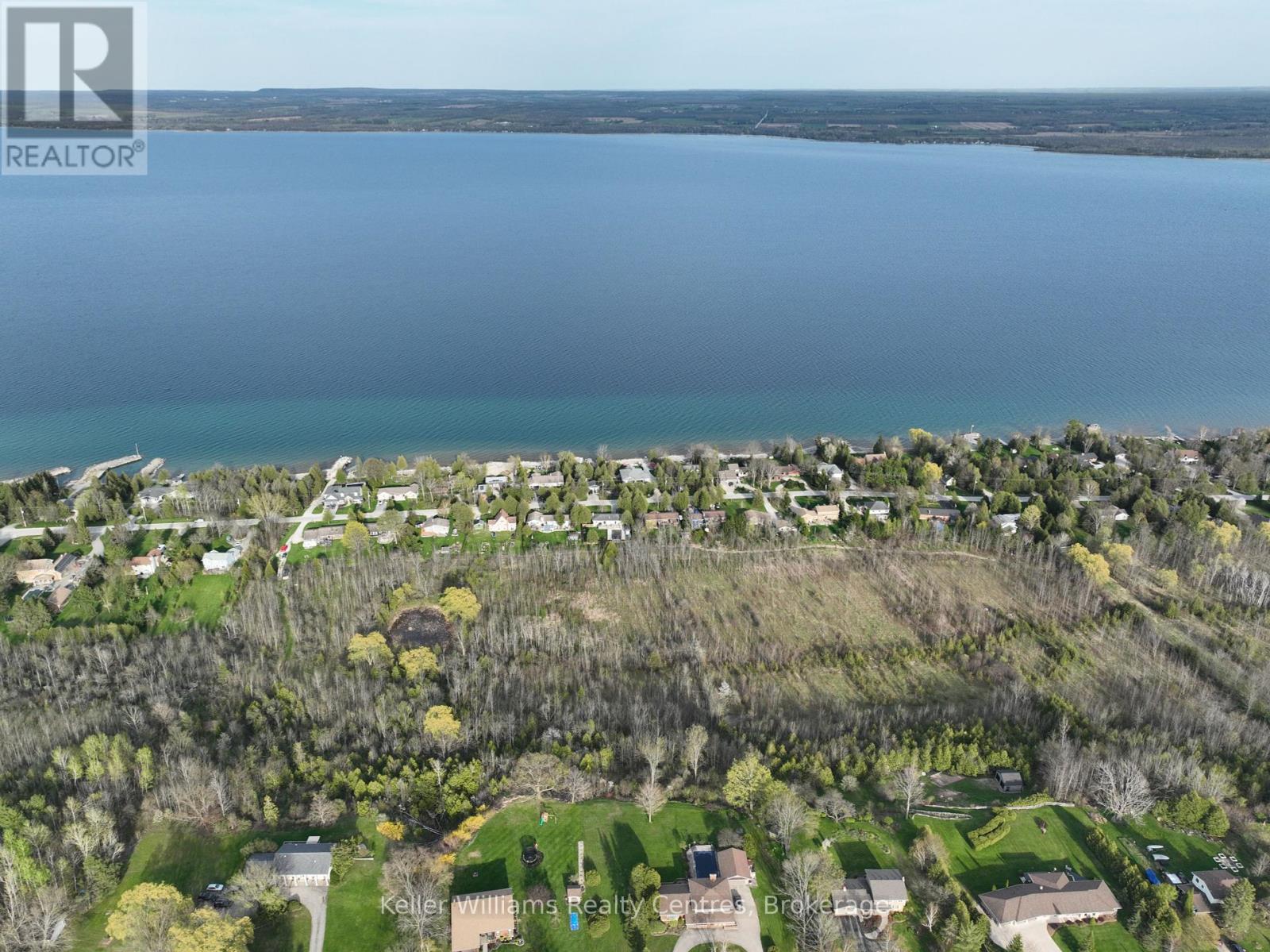 454 Balmy Beach Road, Georgian Bluffs, Ontario  N4K 5N4 - Photo 6 - X12152257