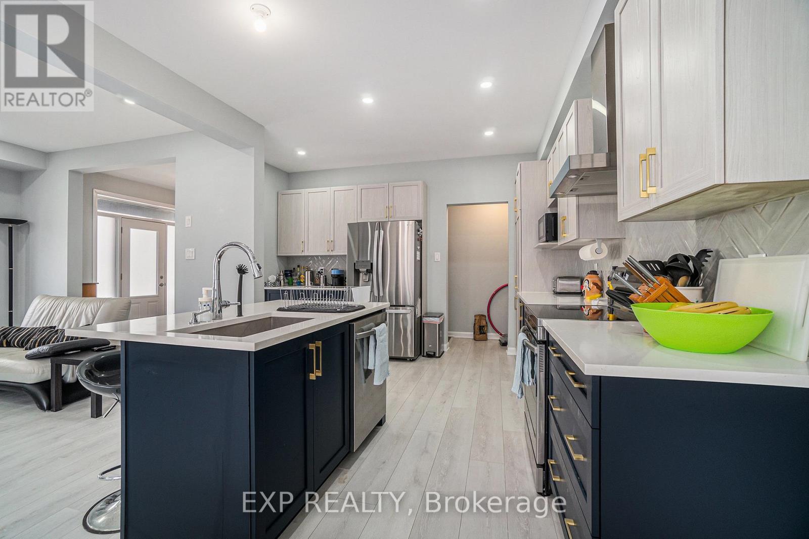 796 Cappamore Drive, Ottawa, Ontario  K2J 6V6 - Photo 3 - X12152150