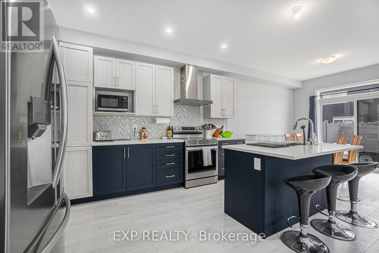 796 Cappamore Drive, Ottawa, Ontario  K2J 6V6 - Photo 4 - X12152150