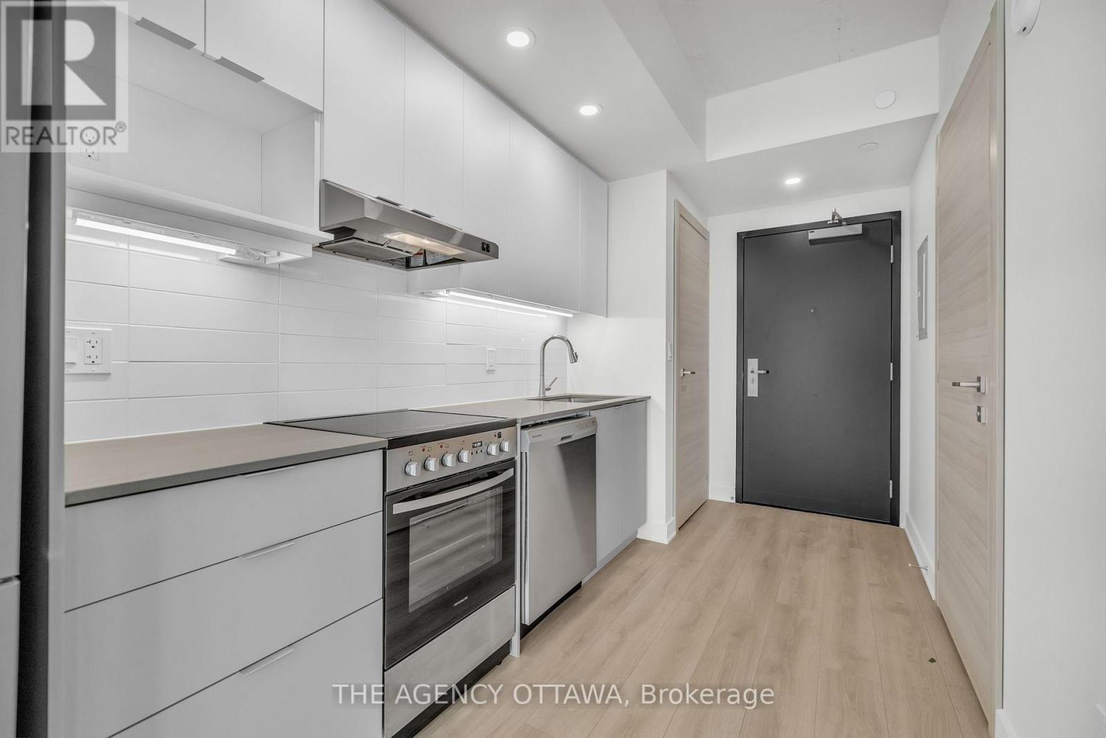 1706 - 199 Rideau Street, Ottawa, Ontario  K1N 0E9 - Photo 4 - X12152201