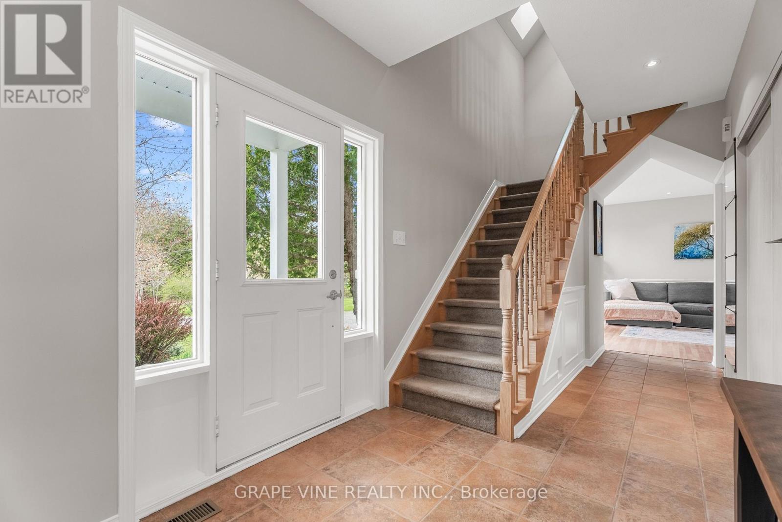1775 Veena Way, Ottawa, Ontario  K0A 2P0 - Photo 8 - X12152222