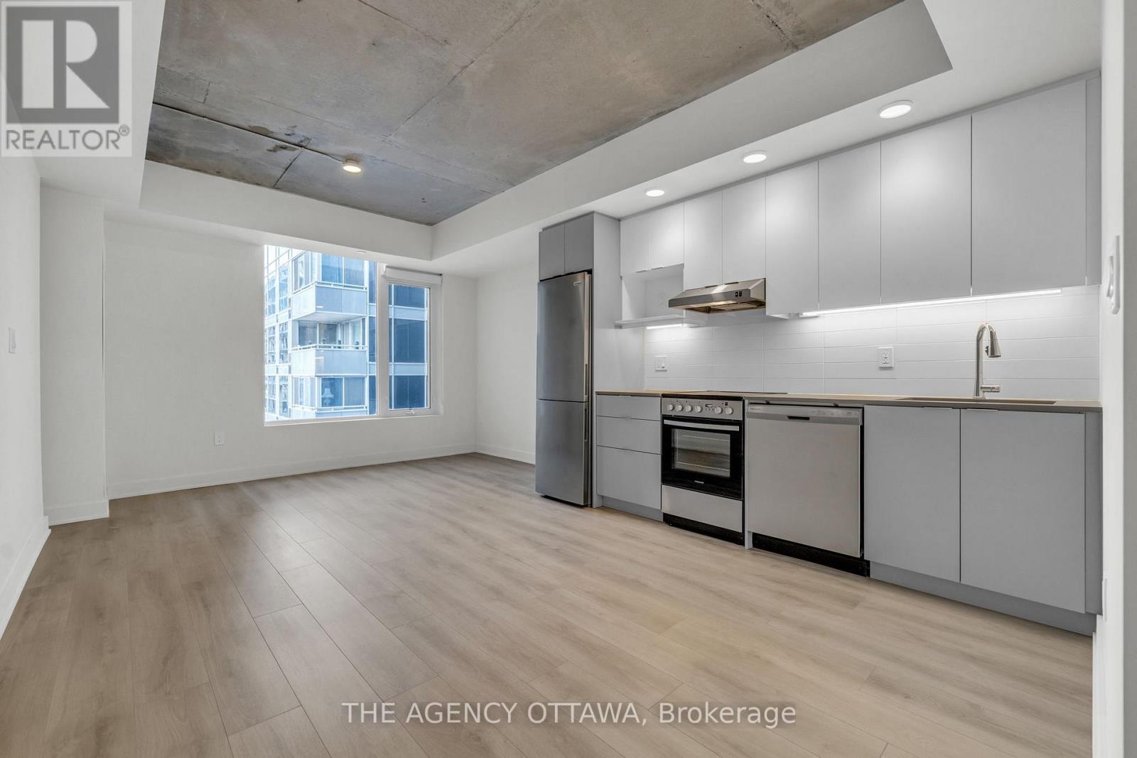 2001 - 199 Rideau Street, Ottawa, Ontario  K1N 0E9 - Photo 3 - X12152244
