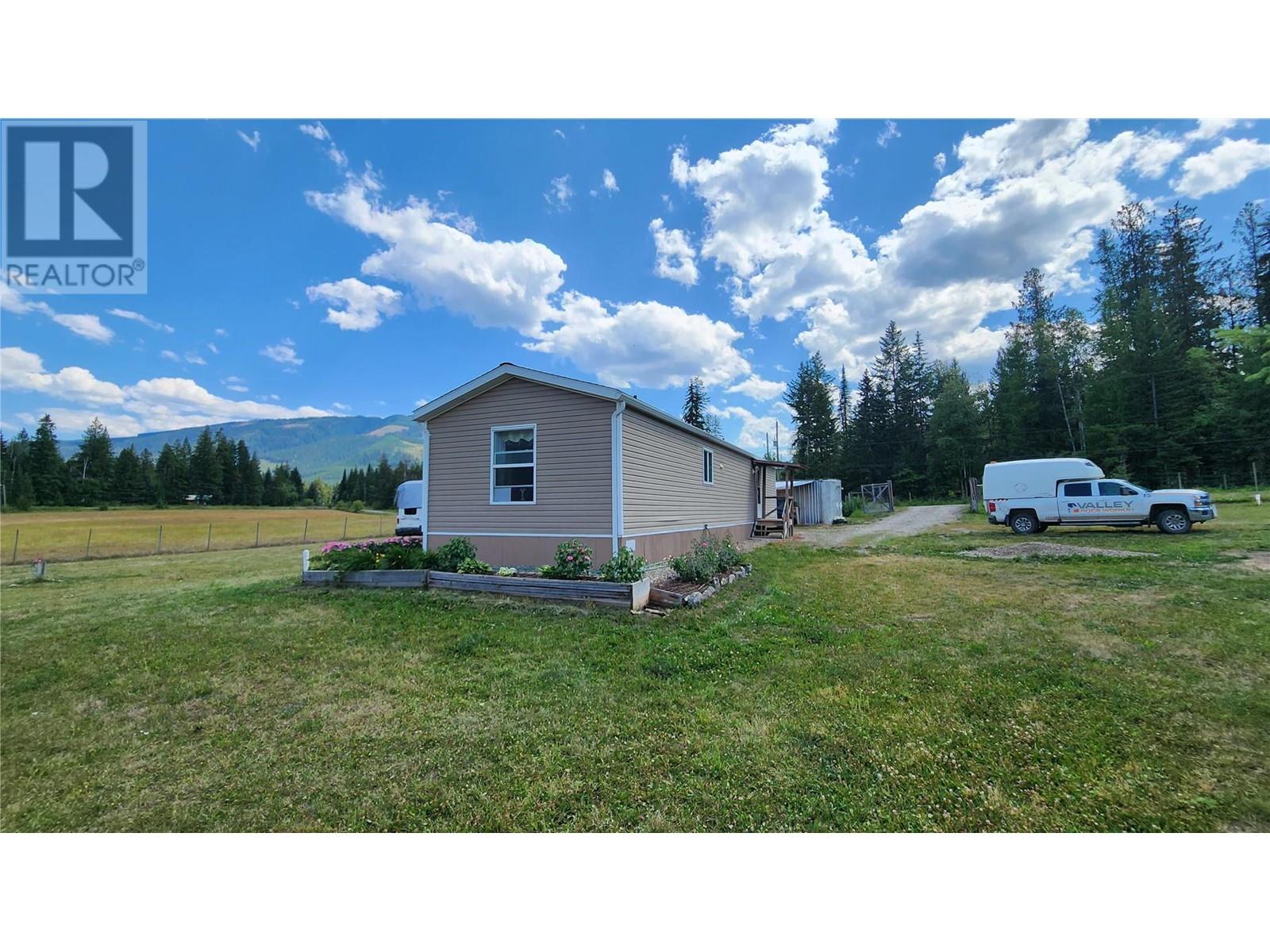 3237 Creighton Valley Road, Cherryville, British Columbia  V0E 2G3 - Photo 2 - 10347591