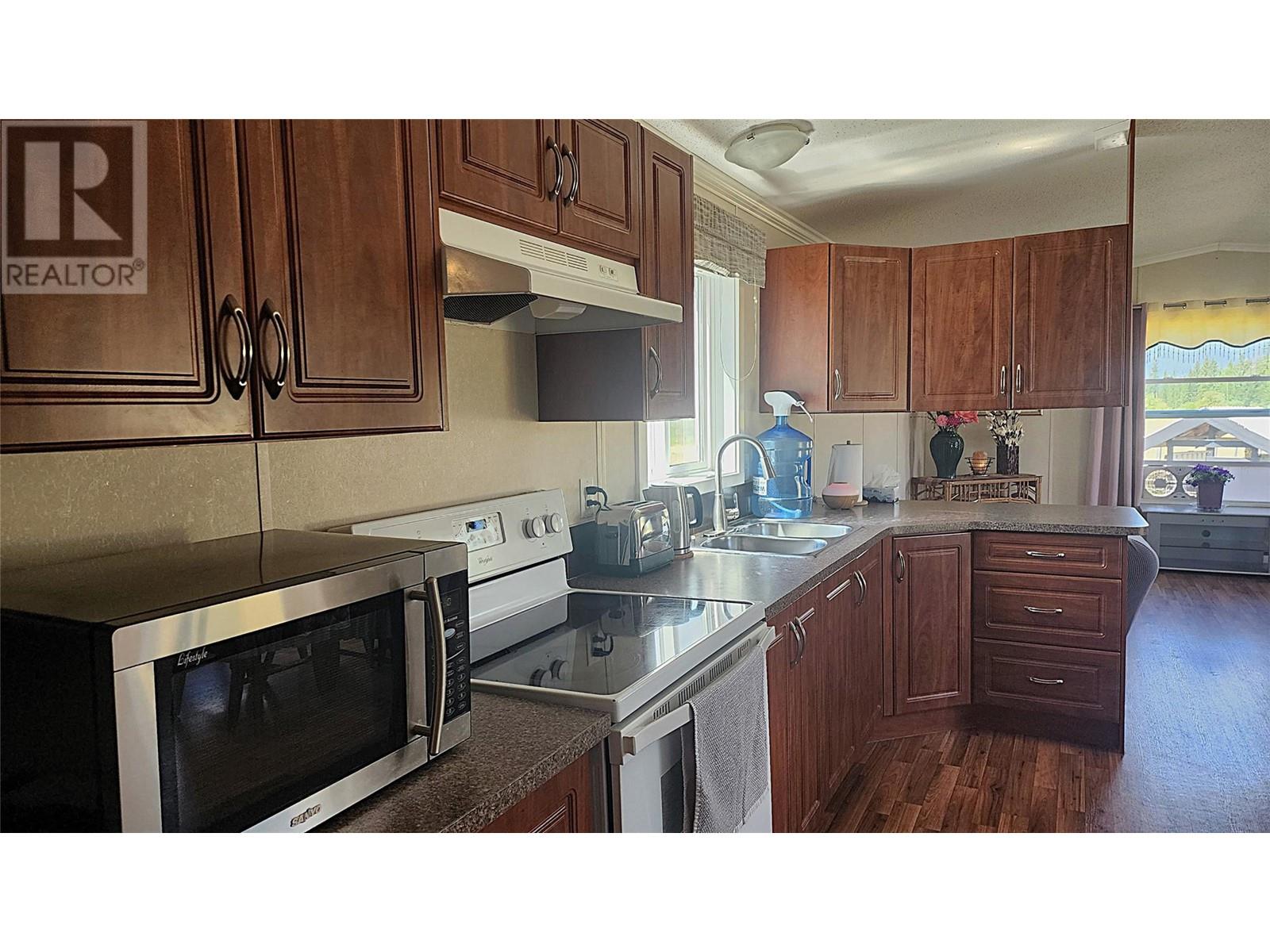 3237 Creighton Valley Road, Cherryville, British Columbia  V0E 2G3 - Photo 5 - 10347591