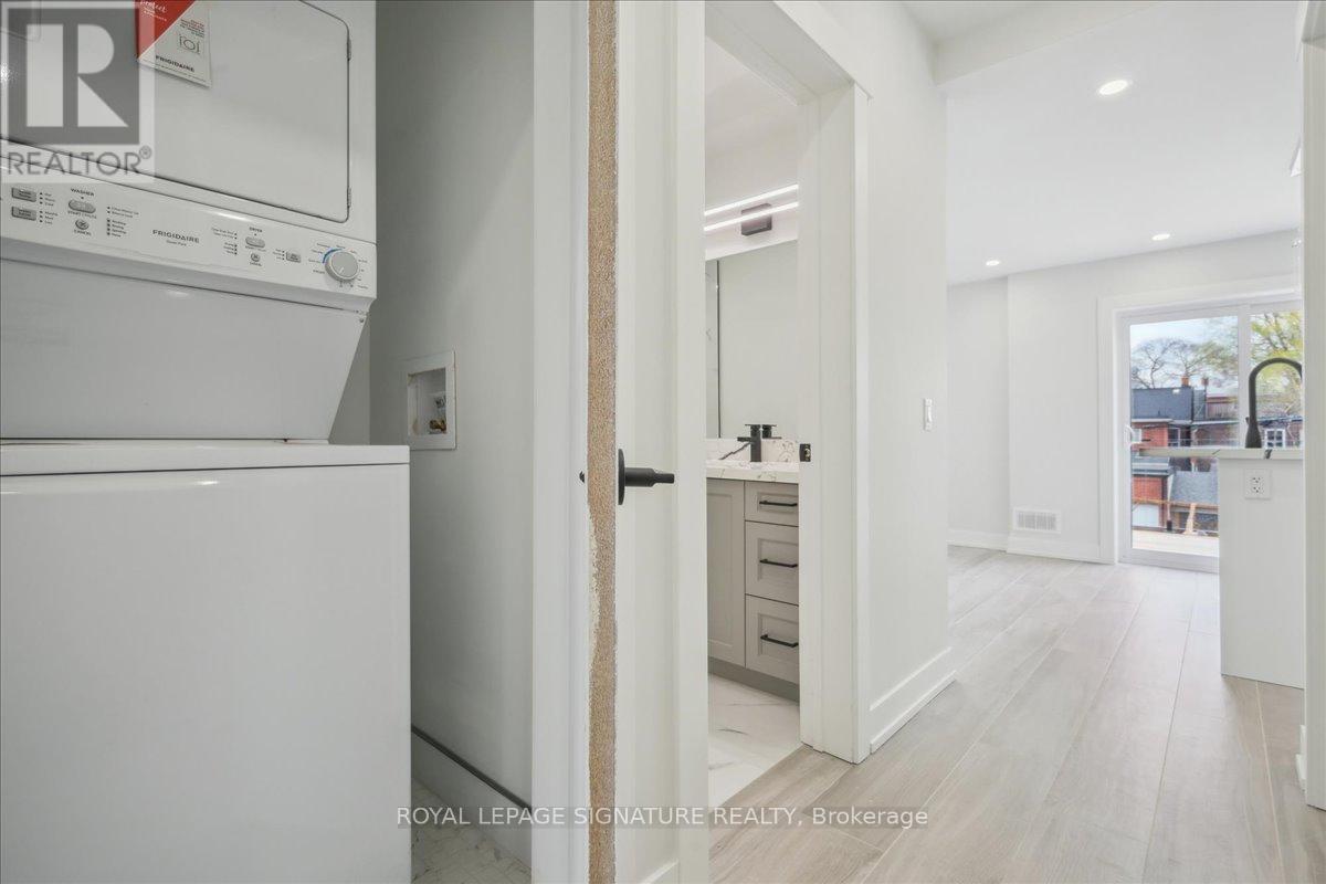 Upper - 647 Shaw Street, Toronto, Ontario  M6G 3L8 - Photo 13 - C12152145