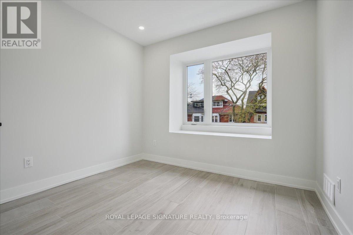 Upper - 647 Shaw Street, Toronto, Ontario  M6G 3L8 - Photo 14 - C12152145