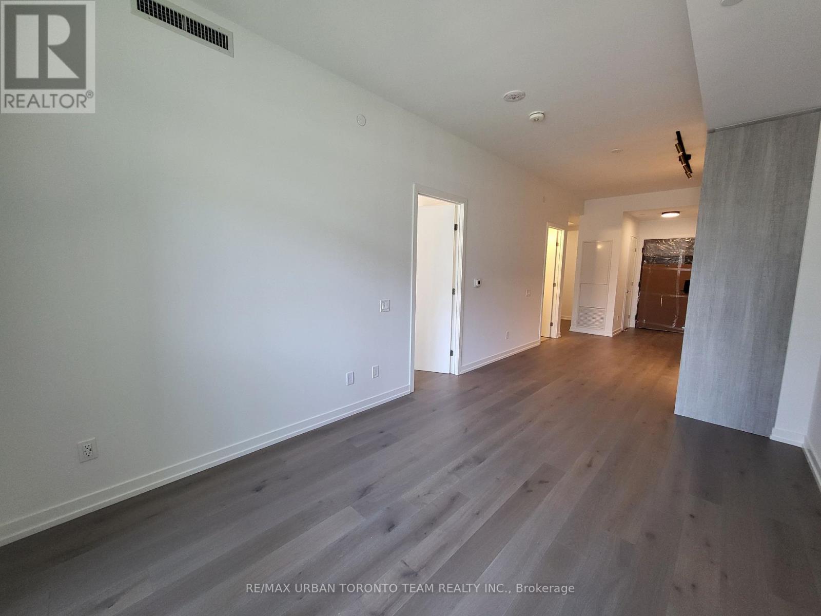 302 - 771 YONGE STREET, Toronto, Ontario