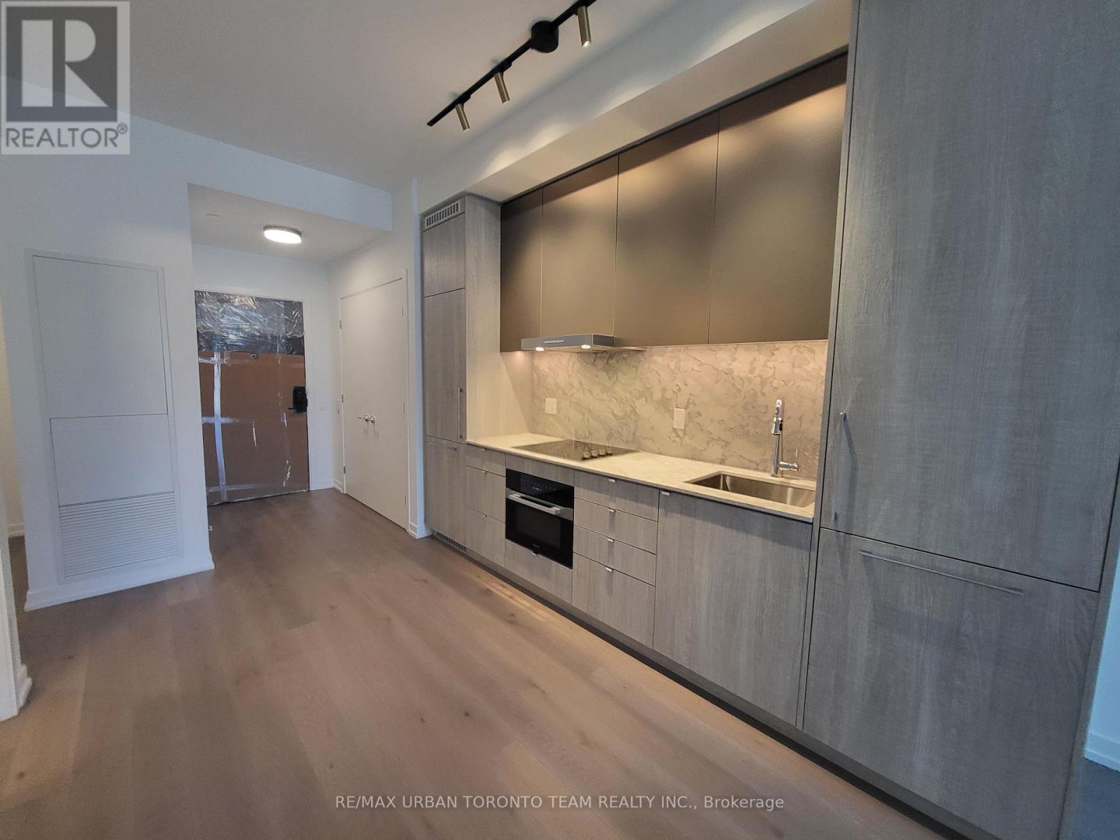 302 - 771 Yonge Street, Toronto, Ontario  M4W 2G4 - Photo 2 - C12152211