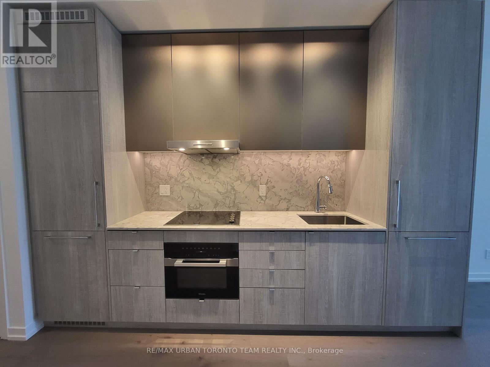 302 - 771 Yonge Street, Toronto, Ontario  M4W 2G4 - Photo 3 - C12152211