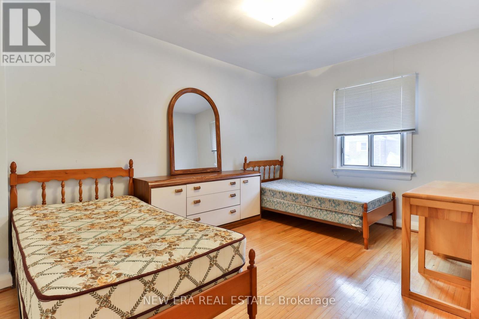 27 Dell Park Avenue, Toronto, Ontario  M6B 2T5 - Photo 18 - C12152231