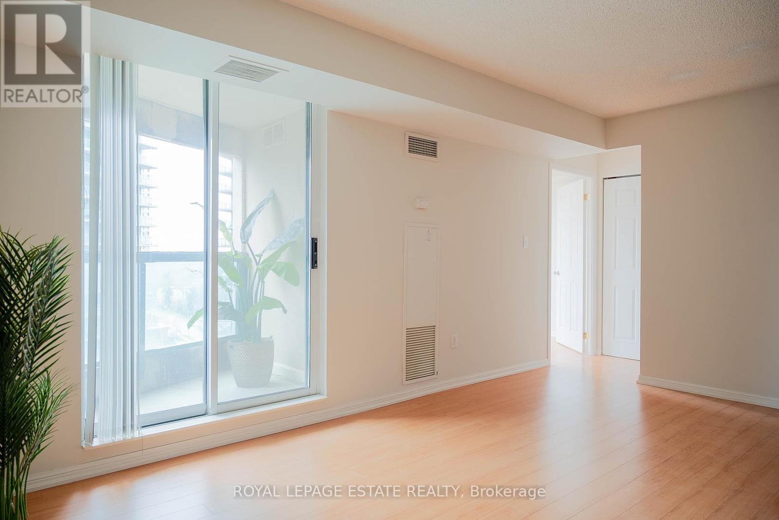 1715 - 23 Lorraine Drive, Toronto, Ontario  M2N 6Z6 - Photo 9 - C12152264