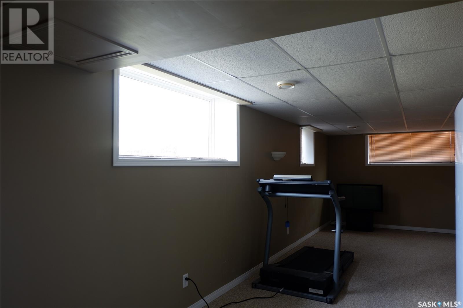 216 Dominion Road, Assiniboia, Saskatchewan  S0H 0B0 - Photo 15 - SK006093