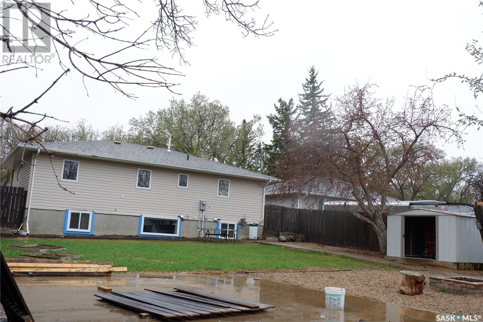 216 Dominion Road, Assiniboia, Saskatchewan  S0H 0B0 - Photo 20 - SK006093