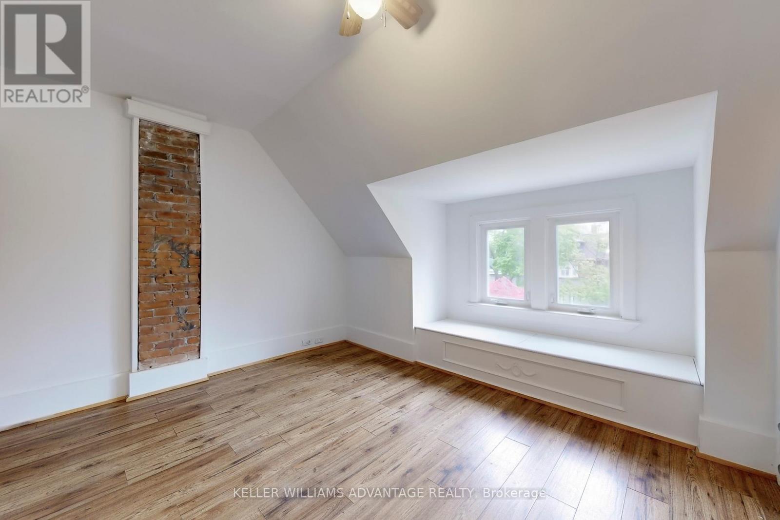 Upper - 54 Brookmount Road, Toronto, Ontario  M4L 3N2 - Photo 13 - E12152142