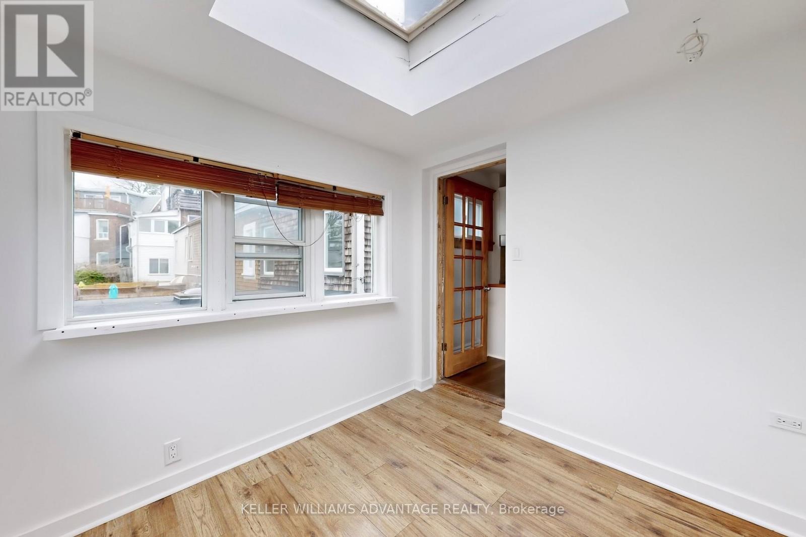 Upper - 54 Brookmount Road, Toronto, Ontario  M4L 3N2 - Photo 16 - E12152142