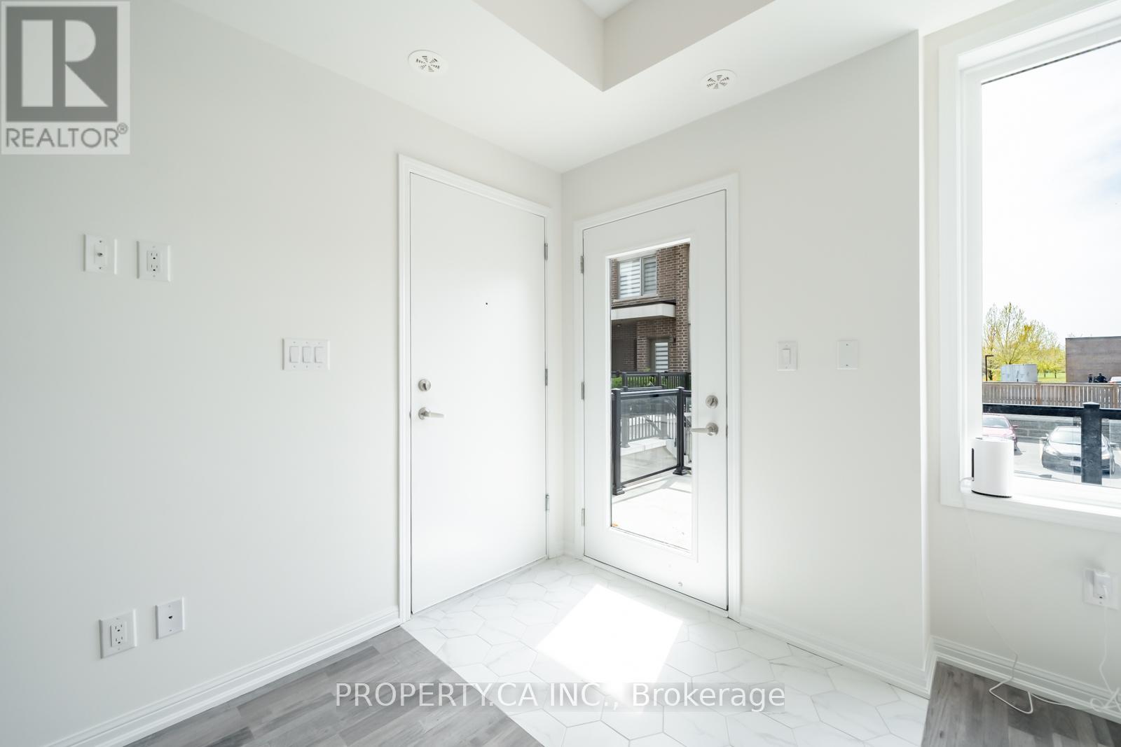 Property at 319 - 1460 WHITES ROAD image 3