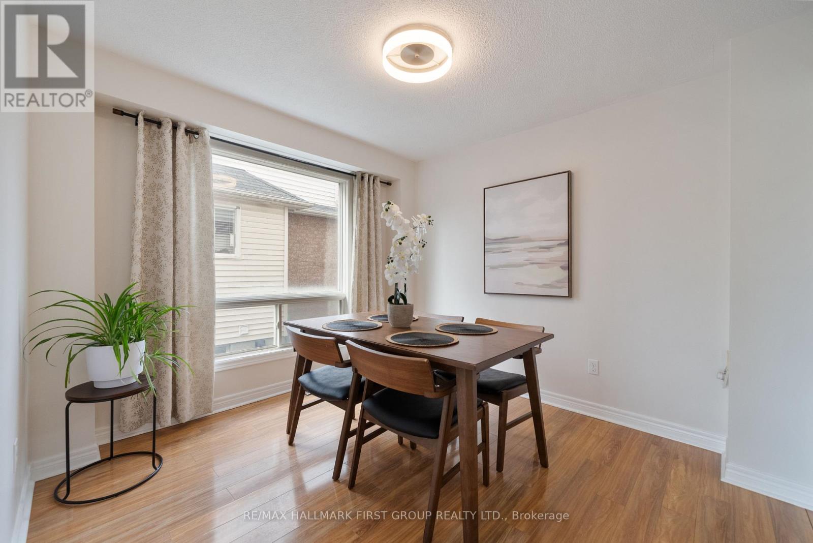 54 Mccrimmon Crescent, Clarington, Ontario  L1C 4N3 - Photo 6 - E12152248