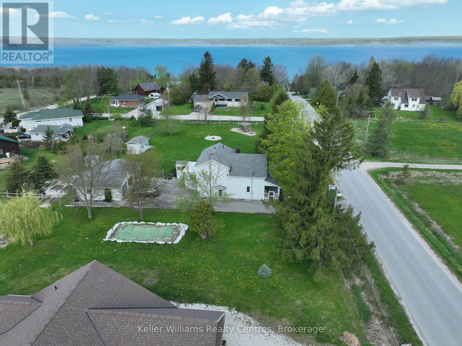 116 Havelock Street, Georgian Bluffs, Ontario  N0H 2T0 - Photo 4 - X12047558