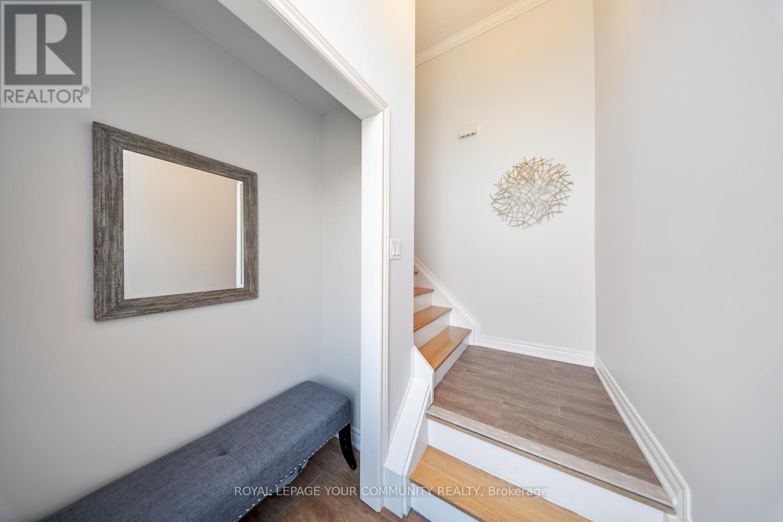 72 Ashburn Crescent, Vaughan, Ontario  L4L 1G9 - Photo 4 - N12152156