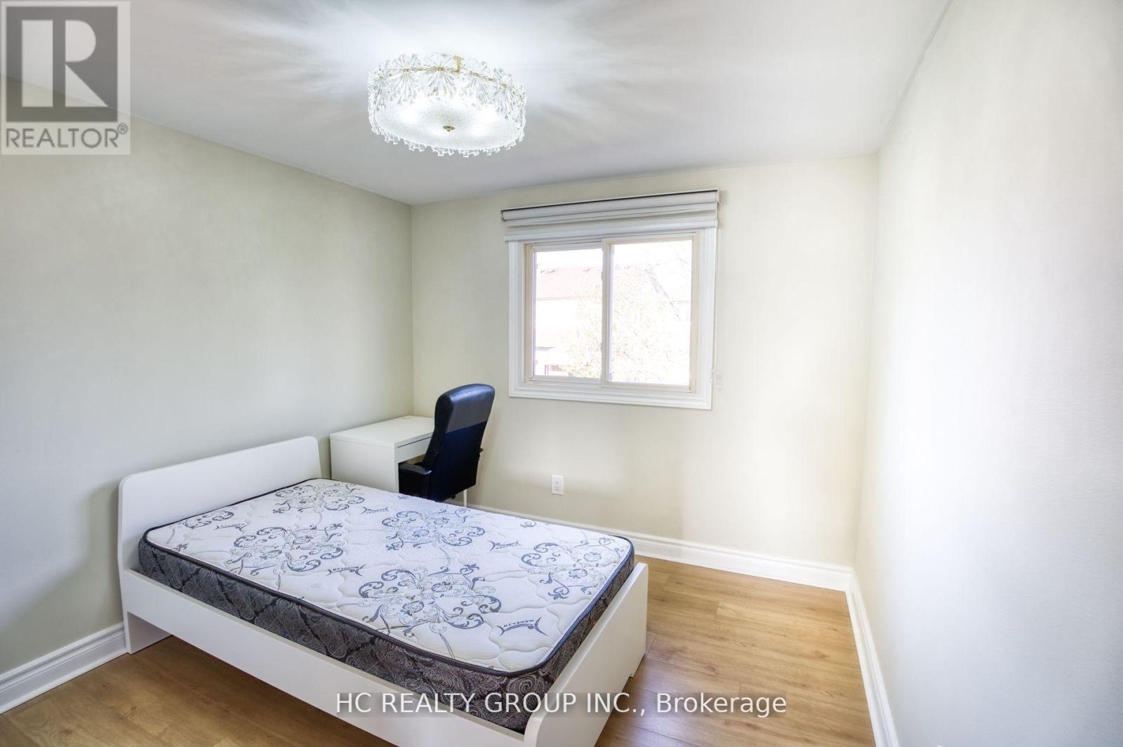 87 Lund Street, Richmond Hill, Ontario  L4C 5V3 - Photo 9 - N12152193