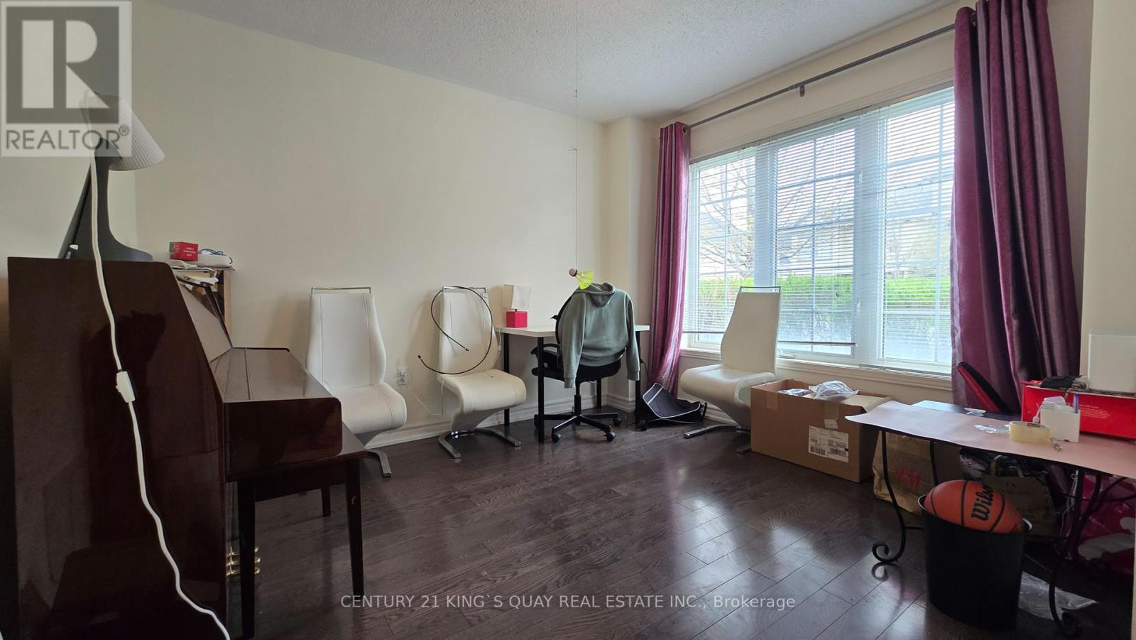 23 Prince Charles Way, Markham, Ontario  L6C 0B4 - Photo 3 - N12152268