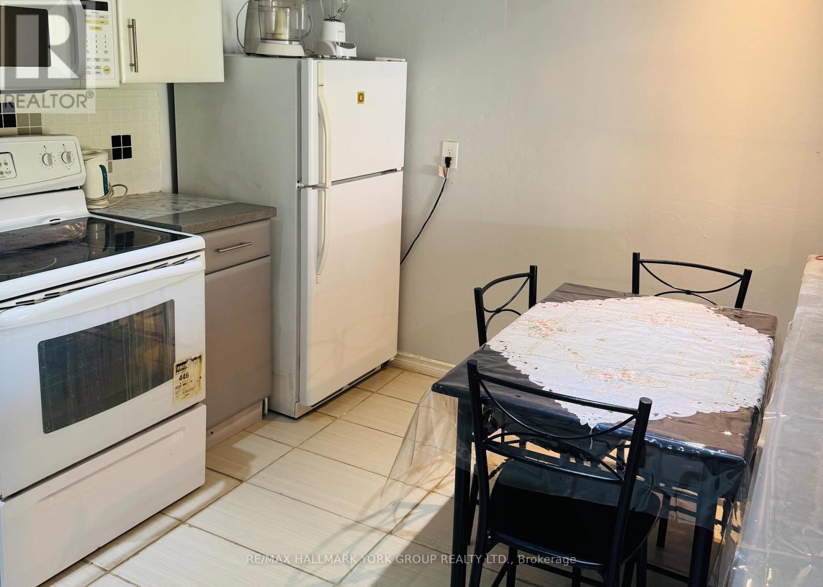 Lower - 9 Micmac Crescent, Toronto, Ontario  M2H 2K1 - Photo 10 - C12151106