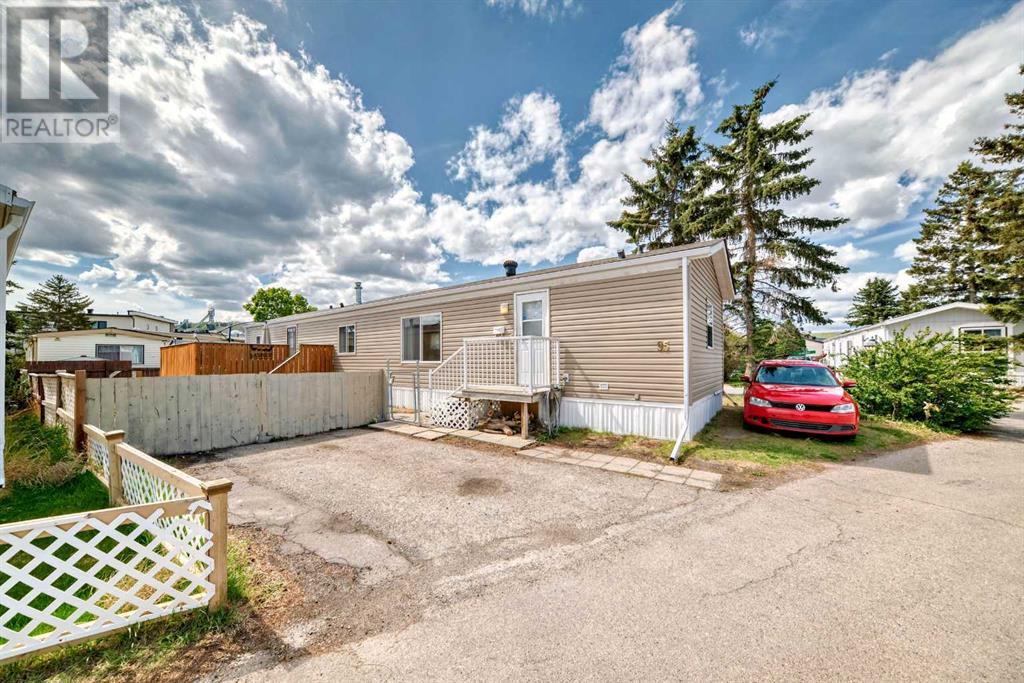 95, 3223 83 Street NW, calgary, Alberta
