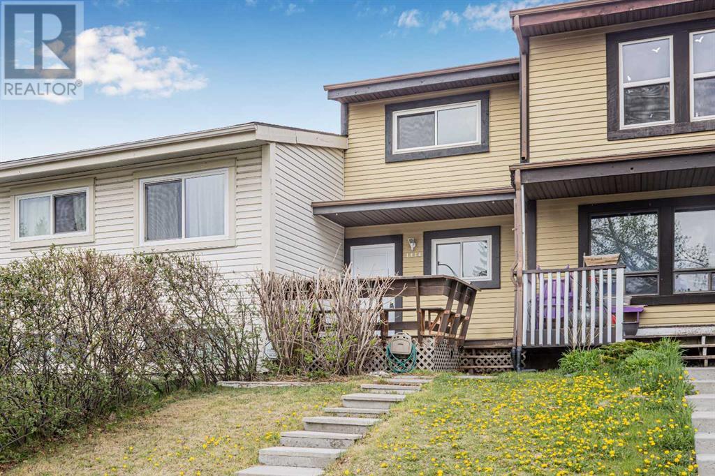 Property at 1416 Ranchlands Way NW image 2