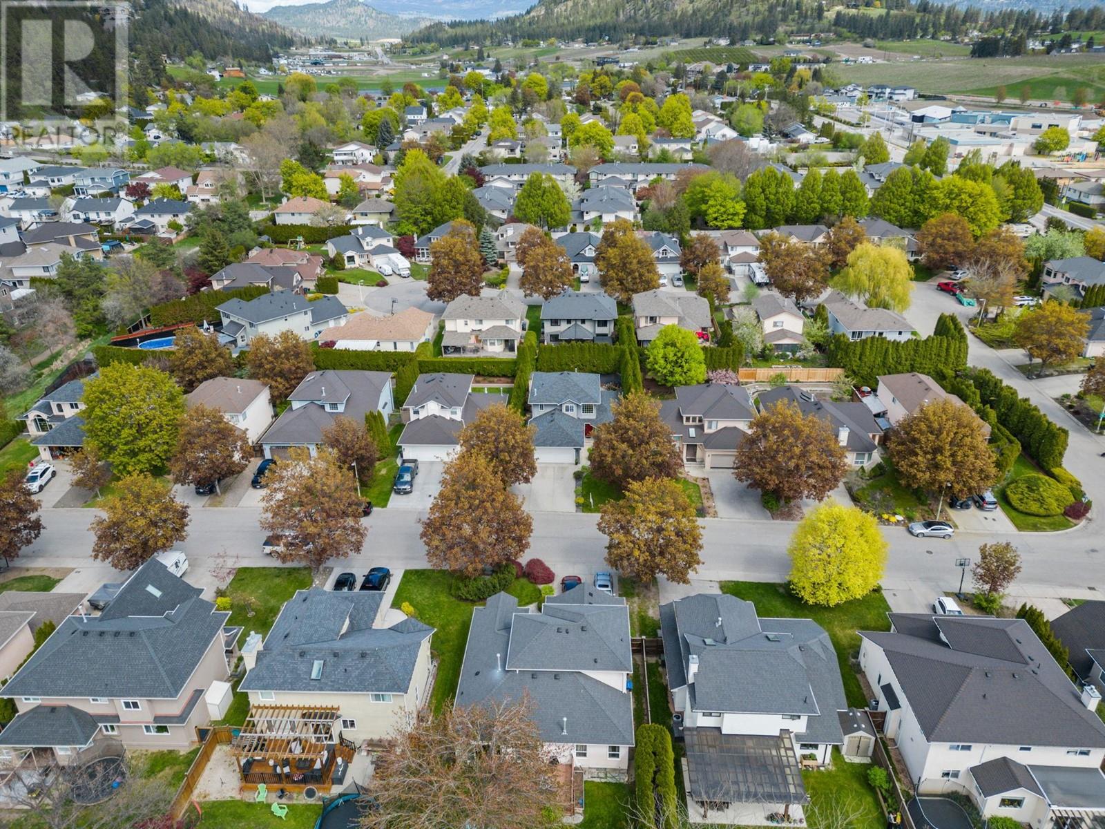 1876 Porthill Drive, Kelowna, British Columbia  V1V 1R9 - Photo 29 - 10348217
