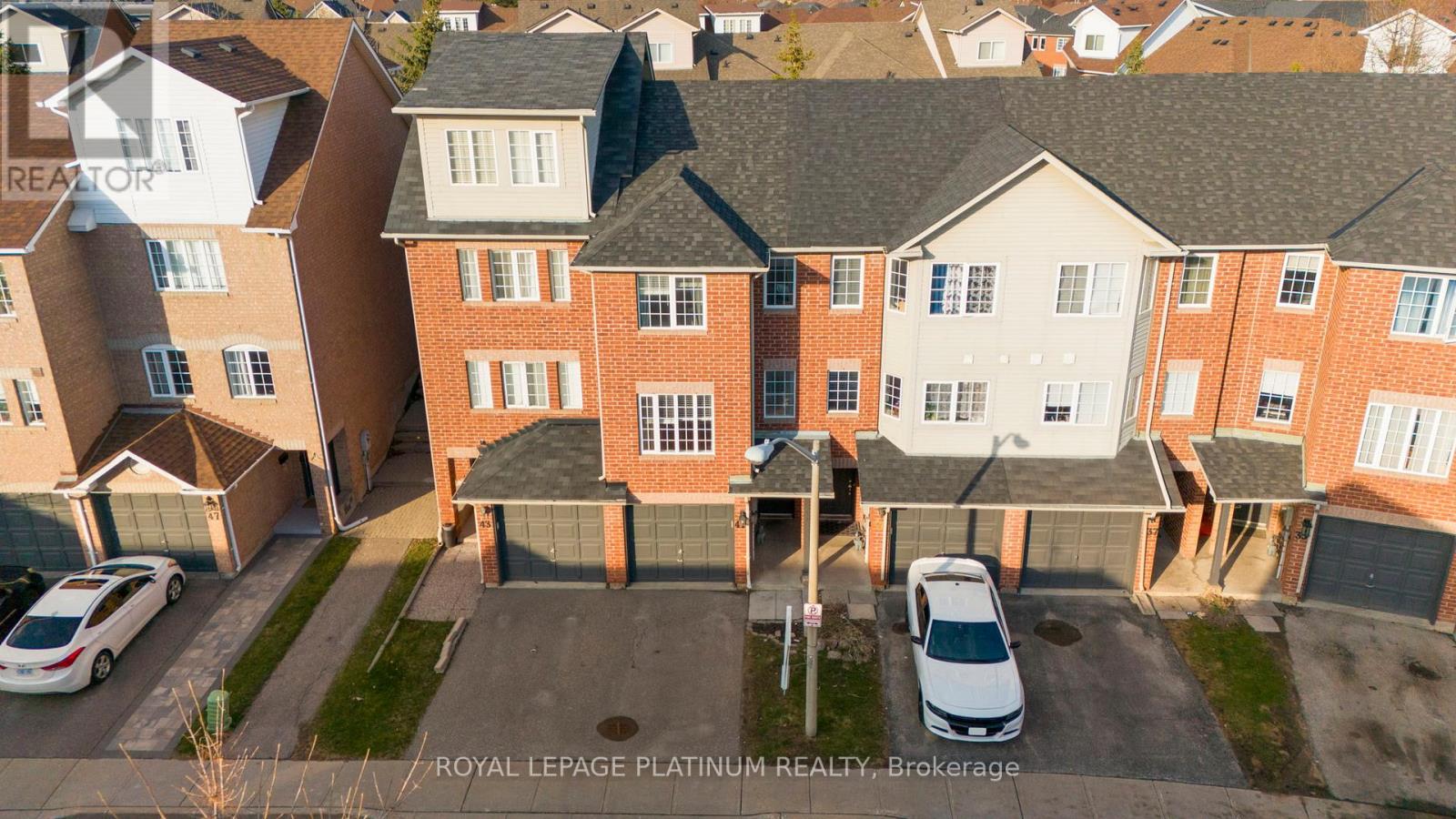 41 SPADINA ROAD, Brampton, Ontario