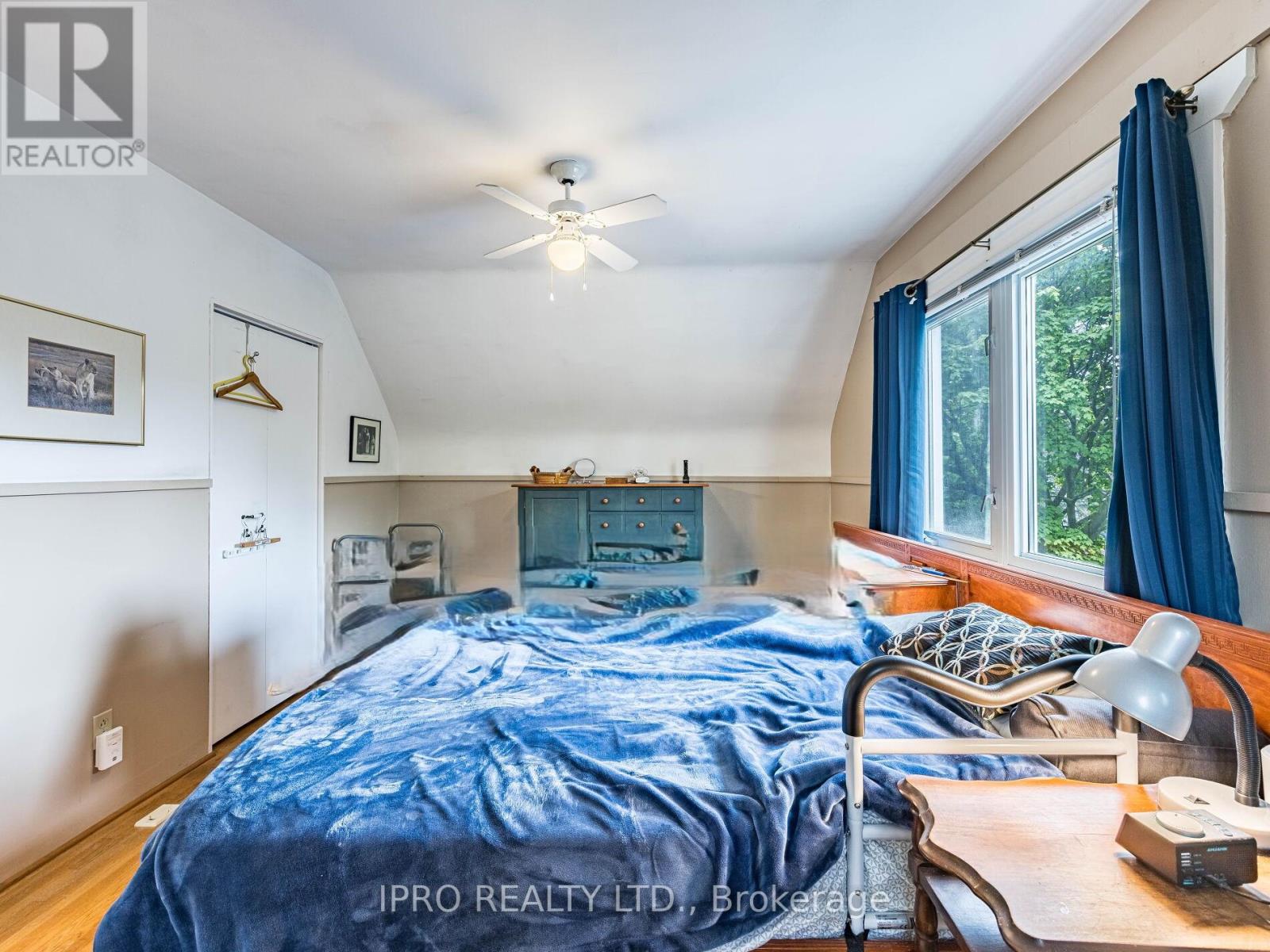 897 Johnathan Drive, Mississauga, Ontario  L4Y 1J7 - Photo 26 - W12152179