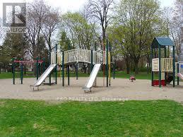897 Johnathan Drive, Mississauga, Ontario  L4Y 1J7 - Photo 41 - W12152179