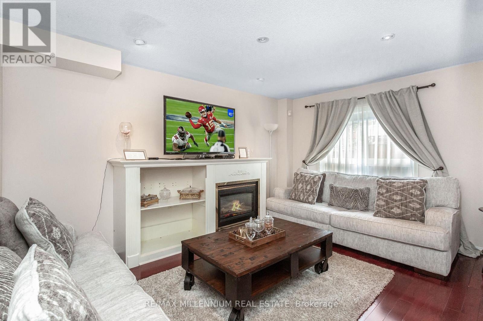 5525 Heatherleigh Avenue, Mississauga, Ontario  L5V 2L5 - Photo 13 - W12152227