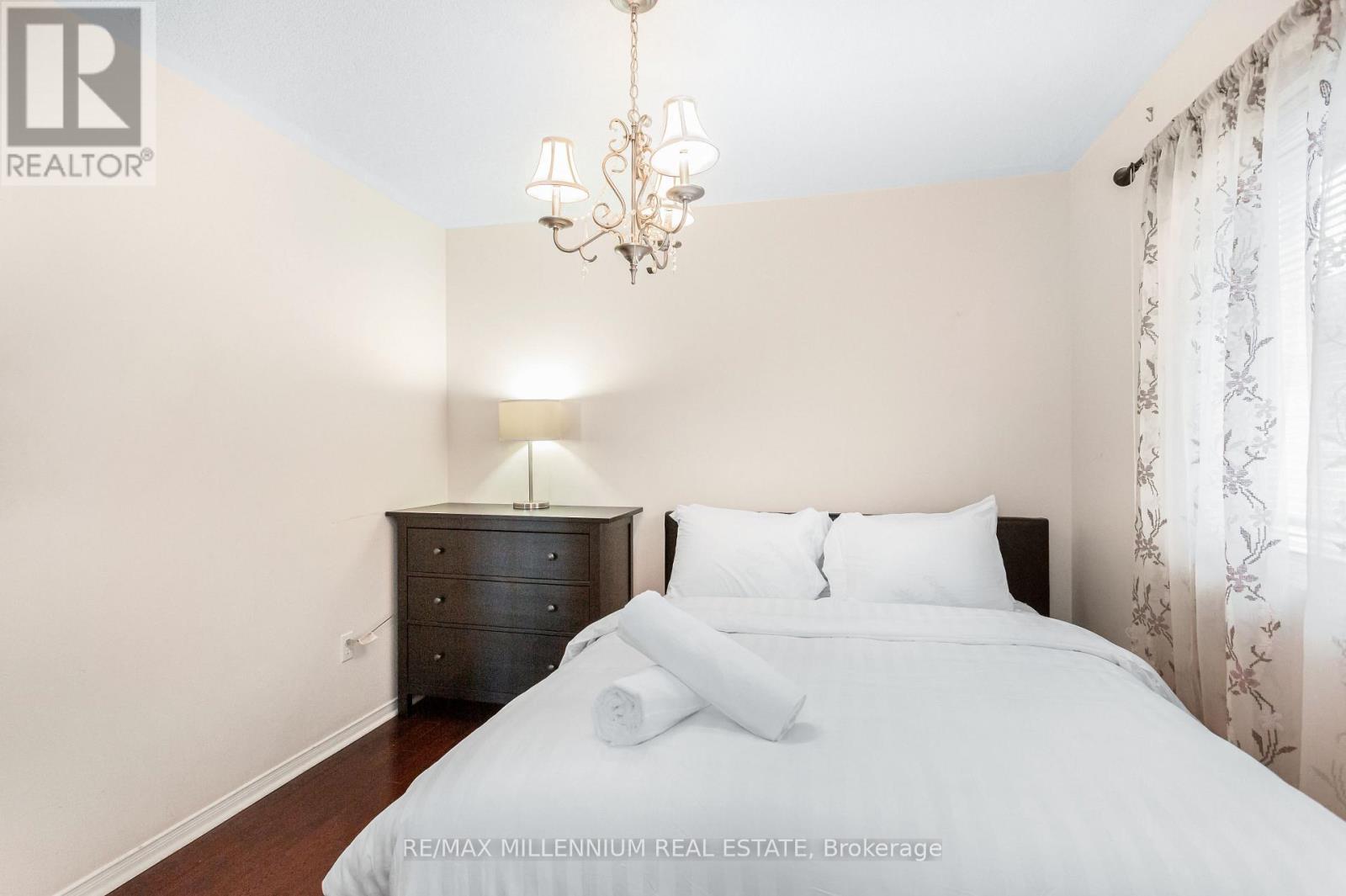 5525 Heatherleigh Avenue, Mississauga, Ontario  L5V 2L5 - Photo 22 - W12152227