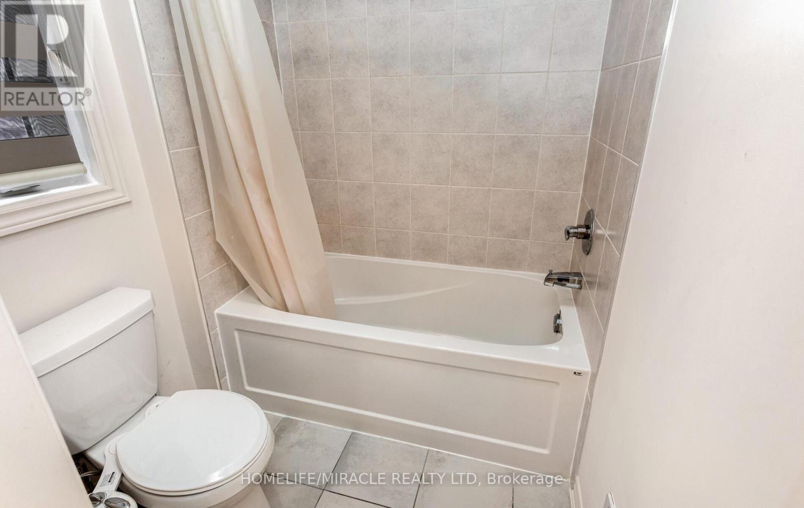 10 Elverton Crescent, Brampton (Northwest Brampton), Ontario  L7A 4Z4 - Photo 40 - W12152270