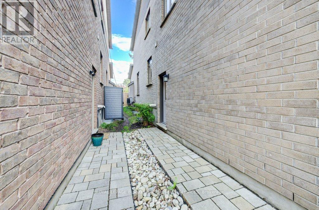 123 Walter Street, Kitchener, Ontario  N2G 1S3 - Photo 37 - X12152117
