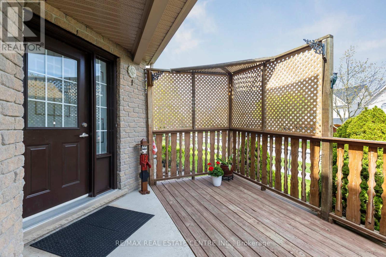 Property at 1 SILVERSMITH COURT image 3